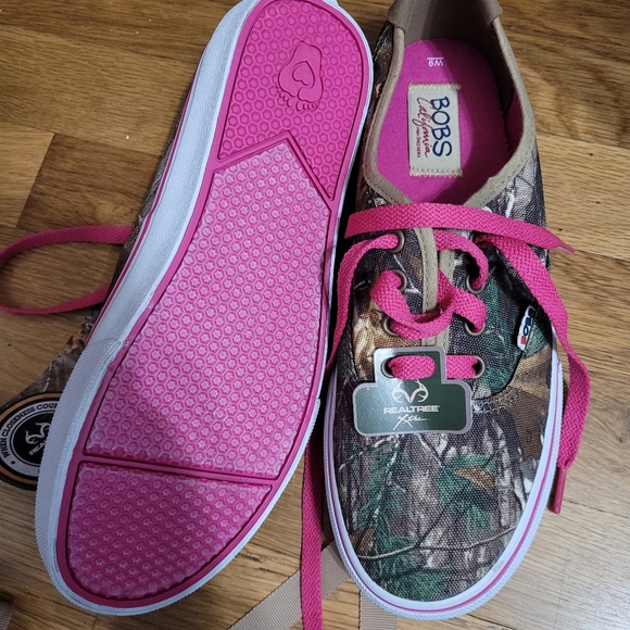 Bobs - Picture 4 of 5